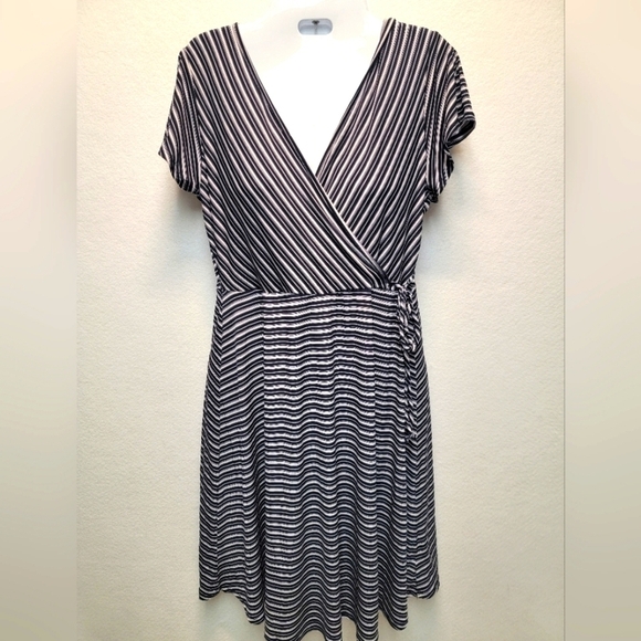 KAILEIGH FOR STITCH FIX Women's Size small navy and white faux wrap mini dress - Picture 1 of 9